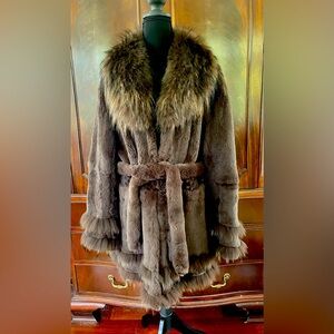 Elegant Brown Teddy Jacket with Plush Fur Collar